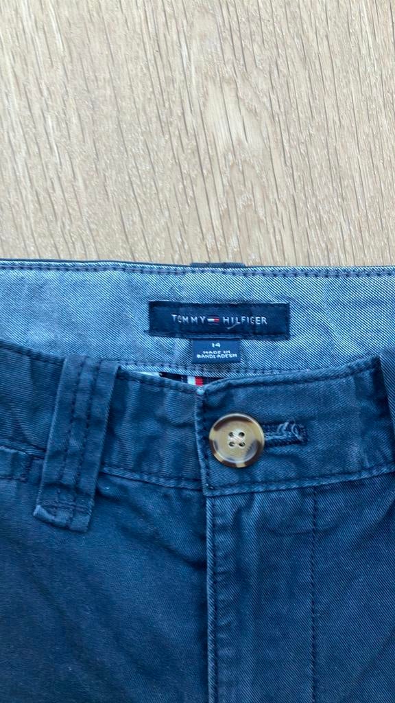 Tommy Hilfiger donkerblauwe short maat 14 j, Ophalen of Verzenden, Zo goed als nieuw