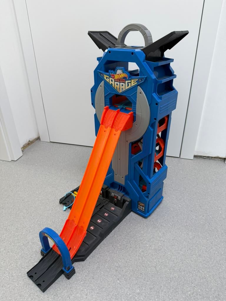 HotWheels Mega Garage, Ophalen, Racebaan, Zo goed als nieuw, Hot Wheels