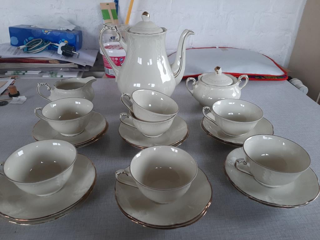 Service à café en porcelaine bord doré Mosa Maastricht, Ophalen