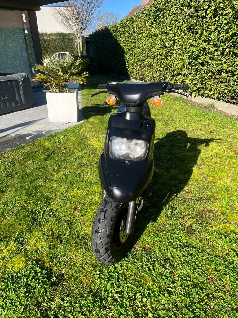 Mbk BOOSTER, Ophalen, 0 versnellingen, Klasse A (25 km/u), Zo goed als nieuw