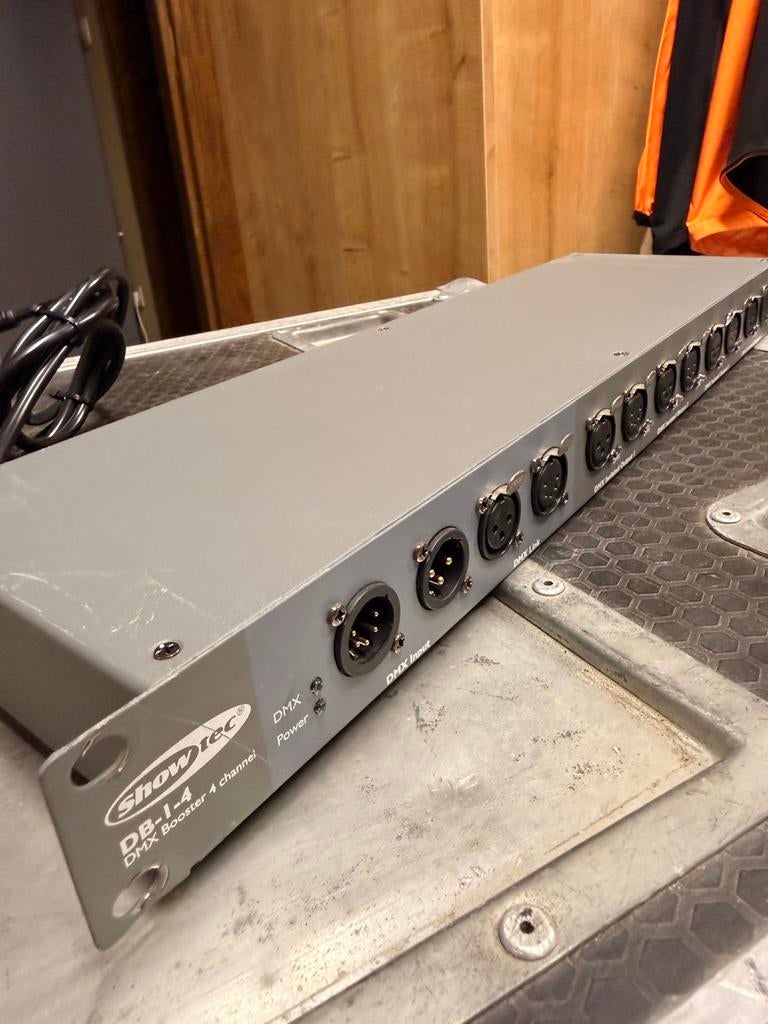 Showtec DMX Splitter DB-1-4, Muziek en Instrumenten, Ophalen, Zo goed als nieuw