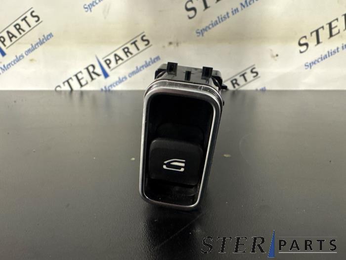 Commutateur vitre électrique d'un Mercedes B-Klasse, 3 mois de garantie, Utilisé, -, -