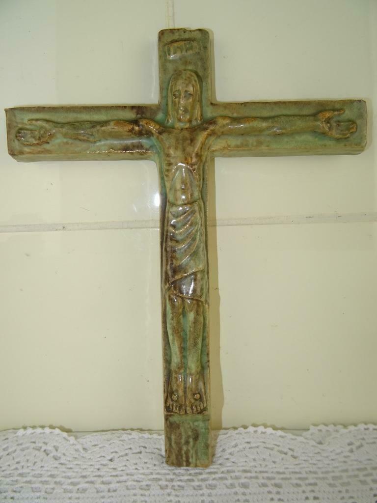 Antiek aardewerk kruisbeeld antiek kruis curiosa kunst 1930, Ophalen of Verzenden