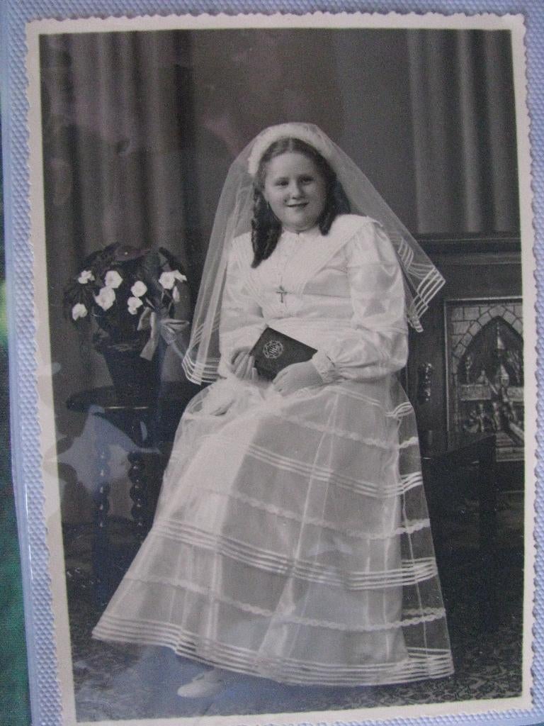 Vintage plechtige communie foto meisje 1955, Foto, Ophalen of Verzenden, Zo goed als nieuw, 1940 tot 1960