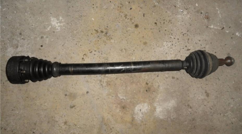 A vendre cardan 90 110 droit VW Golf4 Bora Audi A3 Seat Leon, Auto-onderdelen, Motor en Toebehoren, Audi, Seat, Volkswagen, Gebruikt
