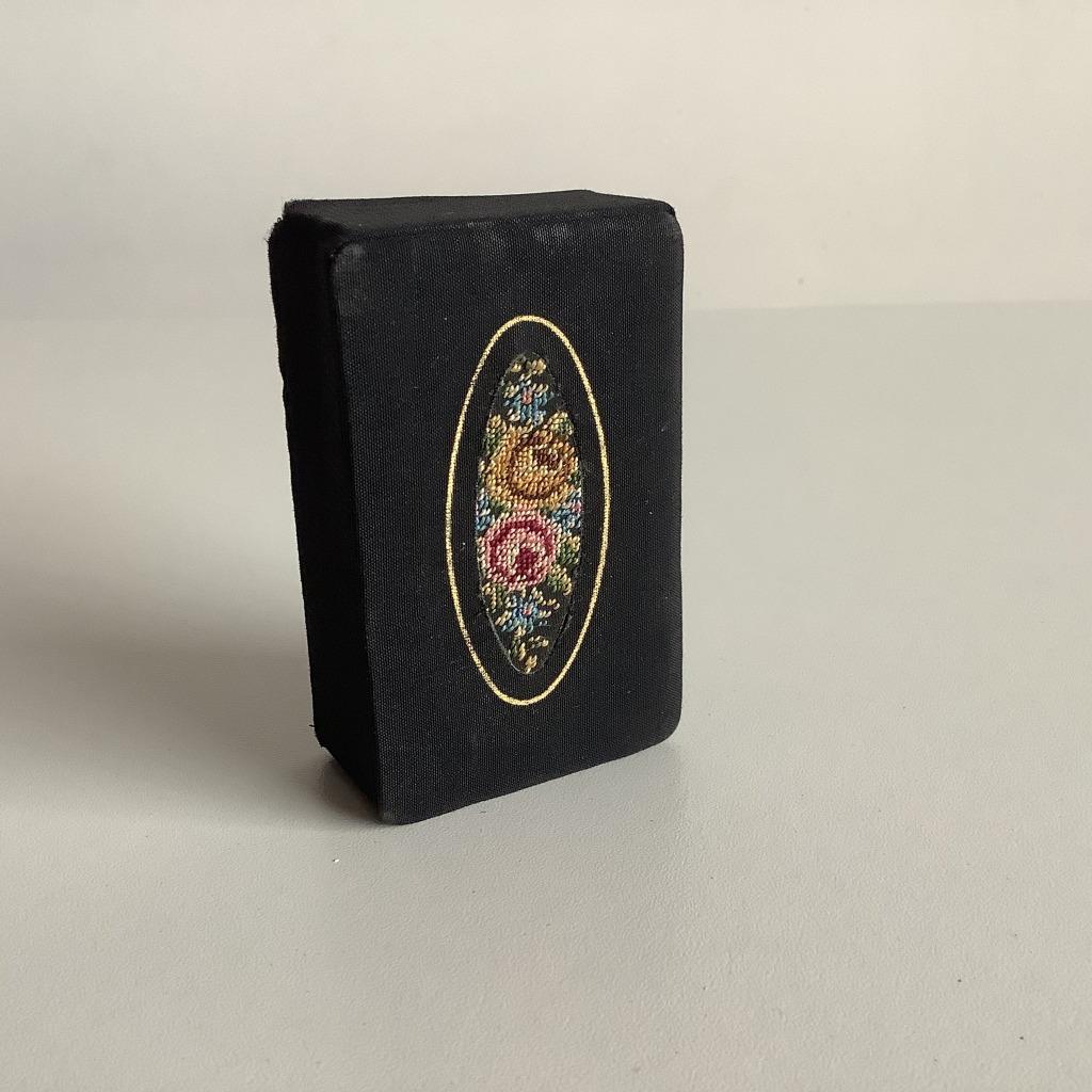 Boîte à petits points vintage avec bouton-poussoir, Enlèvement ou Envoi