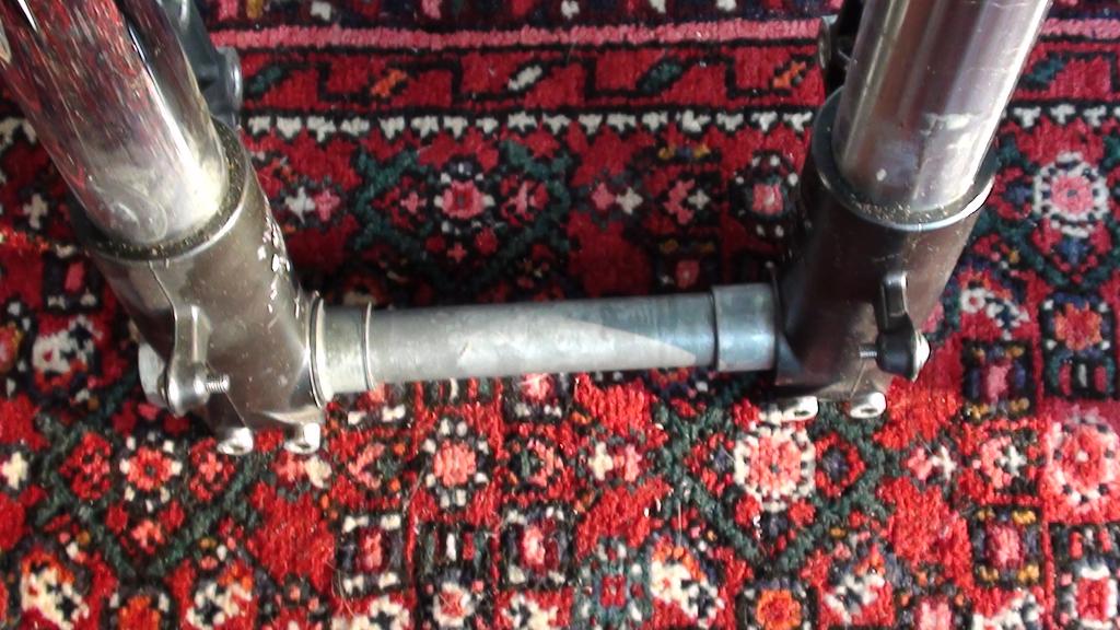 voorwielas aprillia rs250, Motoren, Ophalen, Gebruikt
