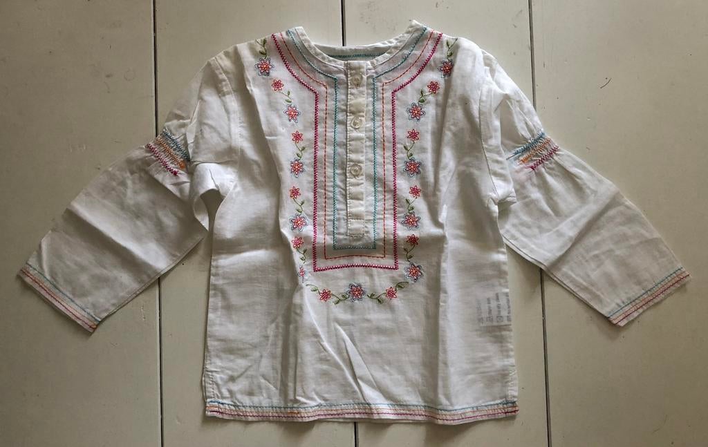 chemisier blanc 18 mois 86 avec broderie, Enlèvement ou Envoi, Utilisé, Fille, Chemise ou Chemisier