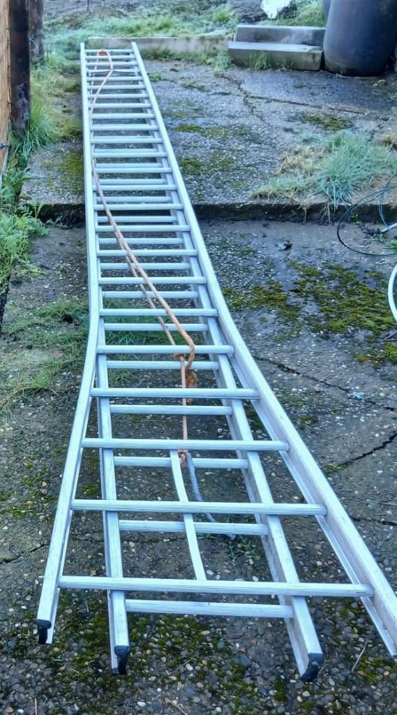 Lange ladder in 2 delen, Ophalen, Gebruikt, Ladder, 4 meter of meer
