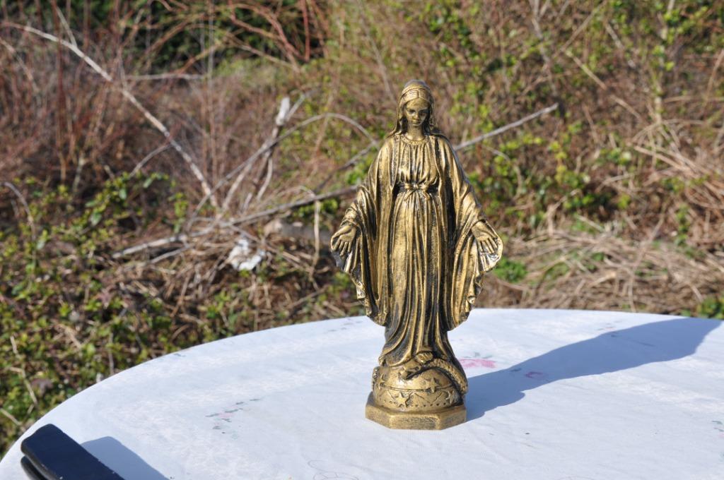 vierge écrasant le serpent  en resine, Enlèvement ou Envoi