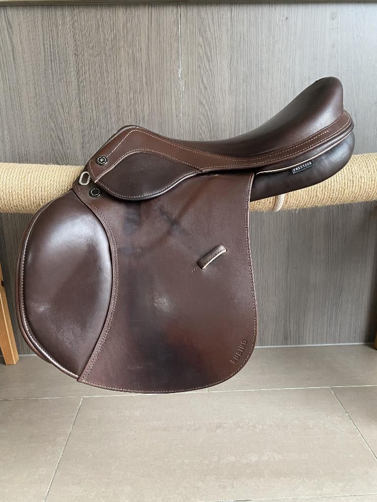 Prestige Rubino MF-AS-X Jumping Saddle – 17.5”, Ophalen of Verzenden, Zo goed als nieuw, Springen