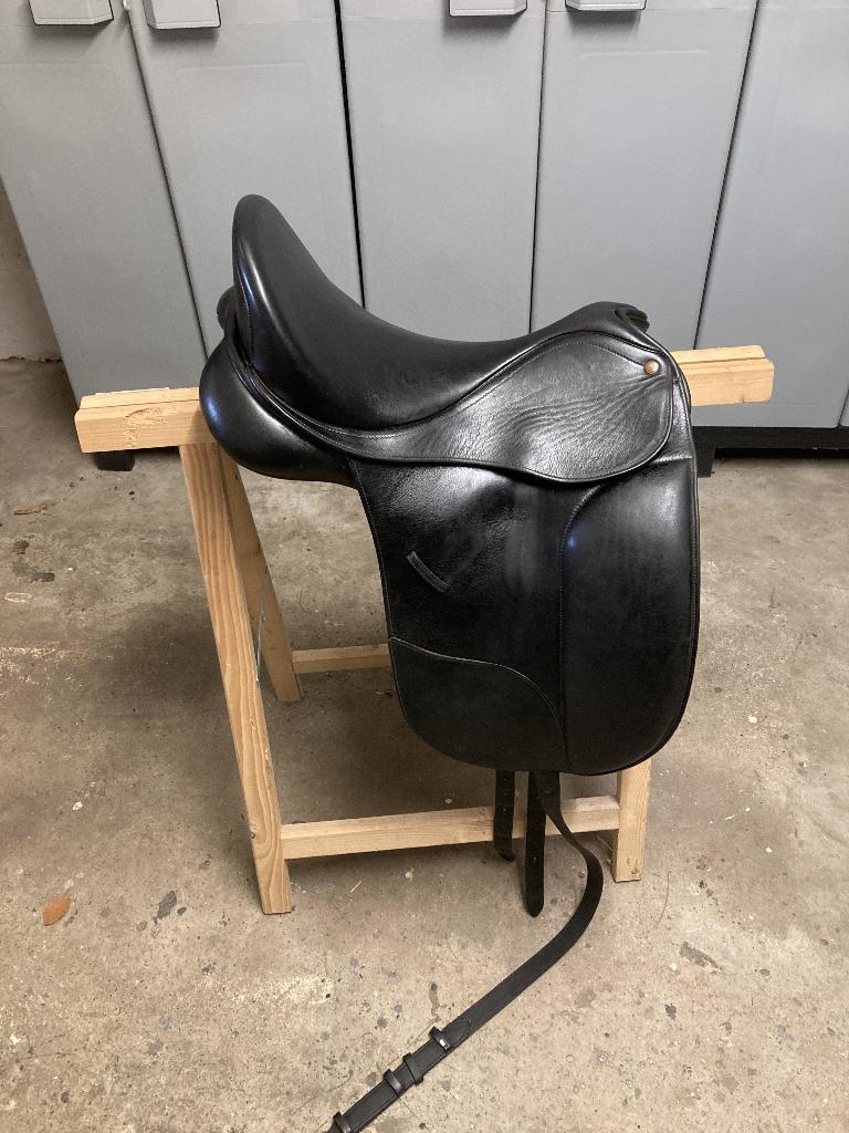 Selle de dressage Bates Isabell Werth en cuir noir, Ophalen, Gebruikt, Dressuur