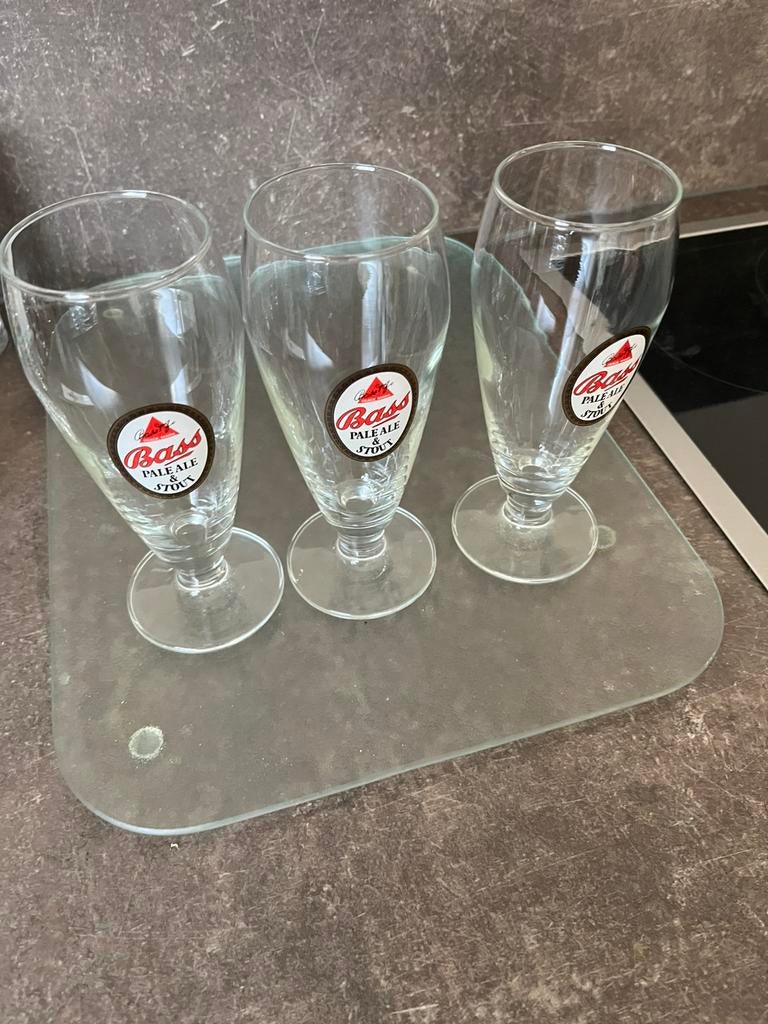 Excentrieke bierglazen bass pale ale & stout  prijs/ stuk, Verzamelen, Ophalen of Verzenden, Zo goed als nieuw, Glas of Glazen