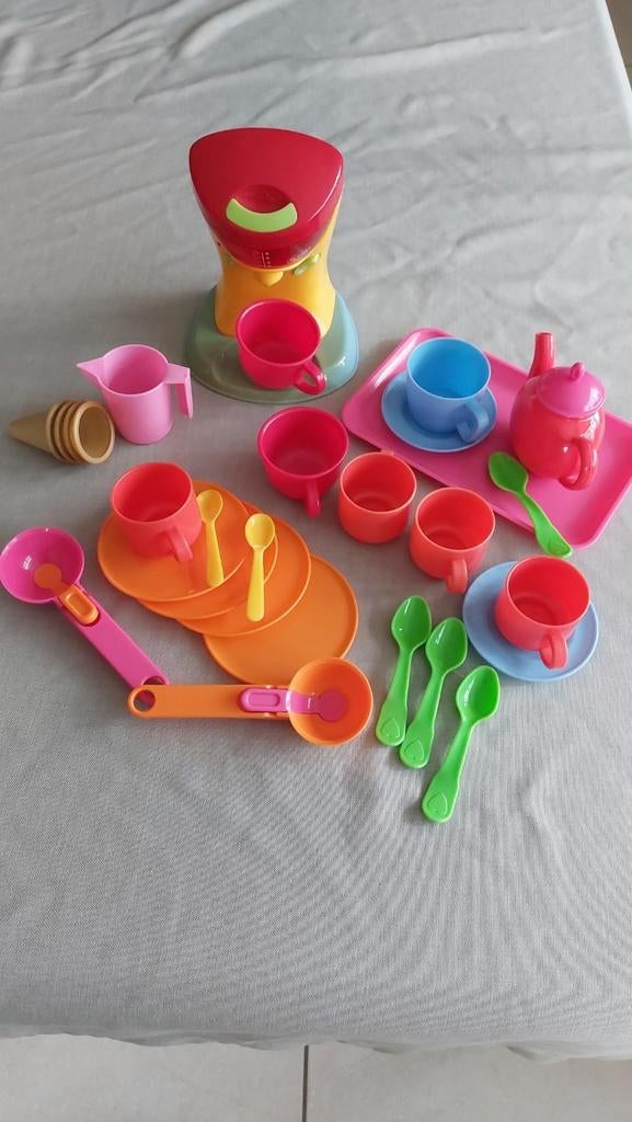 Koffie speelset met tasjes,borden en ijsjes, Ophalen, Gebruikt, Kunststof, Speelkeuken-accessoire