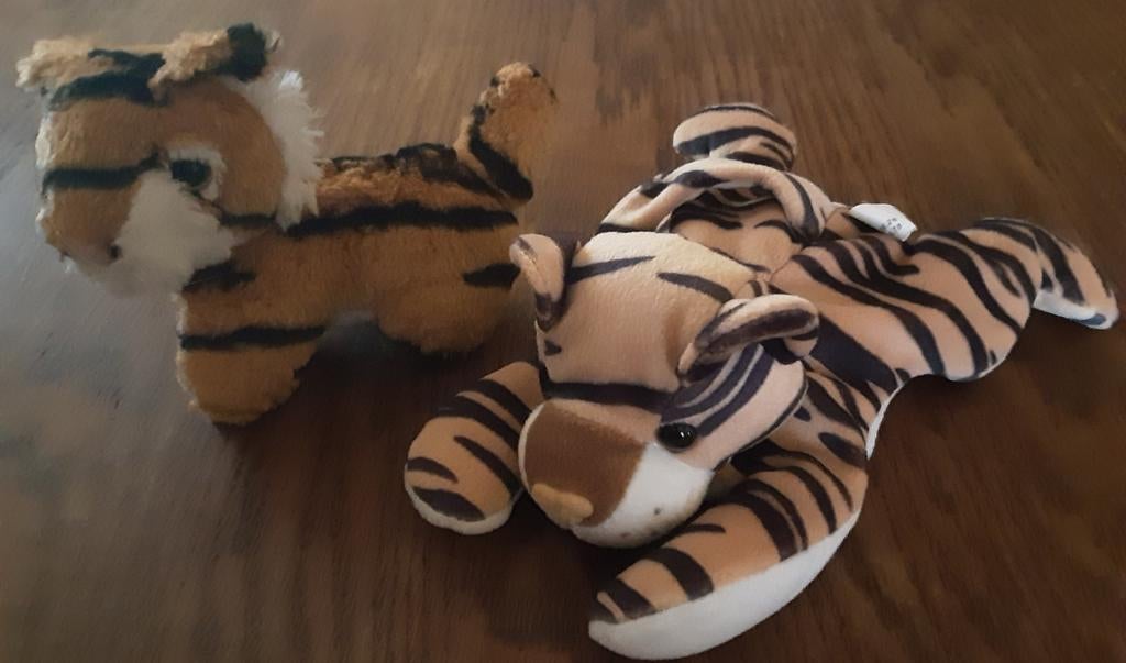 Deux peluches tigre 22 cm et 15 cm, Enfants & Bébés, Enlèvement ou Envoi
