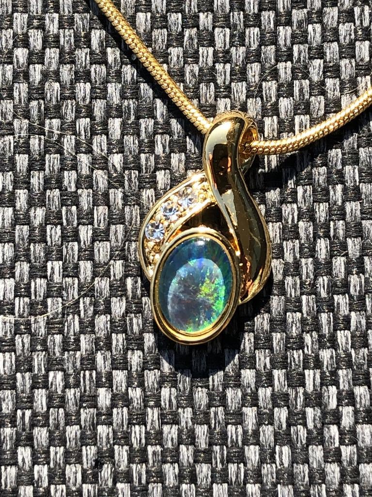 Collier rempli en or 14 carats  magnifique, triplet d'opales, Bijoux, Sacs & Beauté, Colliers, Neuf, Enlèvement ou Envoi, Or, Avec pierre précieuse