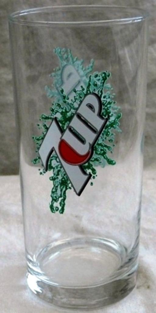 Frisdrank / Soda Glas, Merk: 7up, Inhoud: 0,25L, 1 stuks., Verzamelen, Ophalen of Verzenden, Gebruikt, Gebruiksvoorwerp