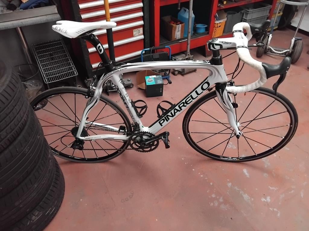 Pinarello Dogma full carbone 2000€, Vélos & Vélomoteurs, Vélos | Vélos de course, Carbone