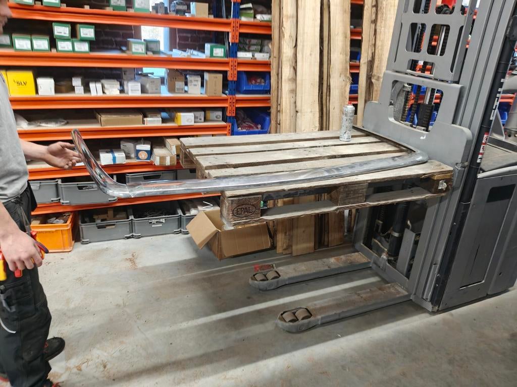 Chroom strip achterbumper Mercedes W126 type 1, Ophalen, Voor
