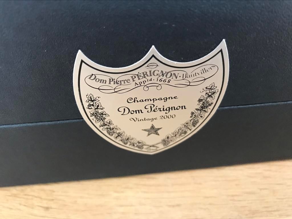Dom Pérignon 2000 dans une affaire classée, Collections, Vins, Enlèvement ou Envoi, Comme neuf