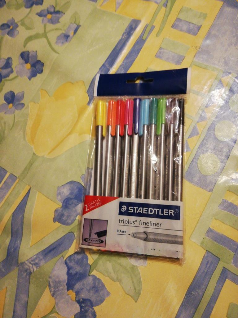 Pochette de 10 feutres Staedtler. Mine fine. Neufs., Ophalen of Verzenden, Zo goed als nieuw