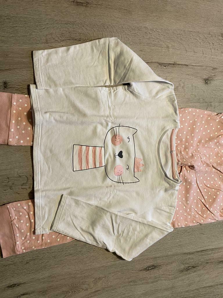 Pyjama Insua maat 140/146, Enlèvement ou Envoi, Comme neuf, Vêtements de nuit ou Sous-vêtements, Fille