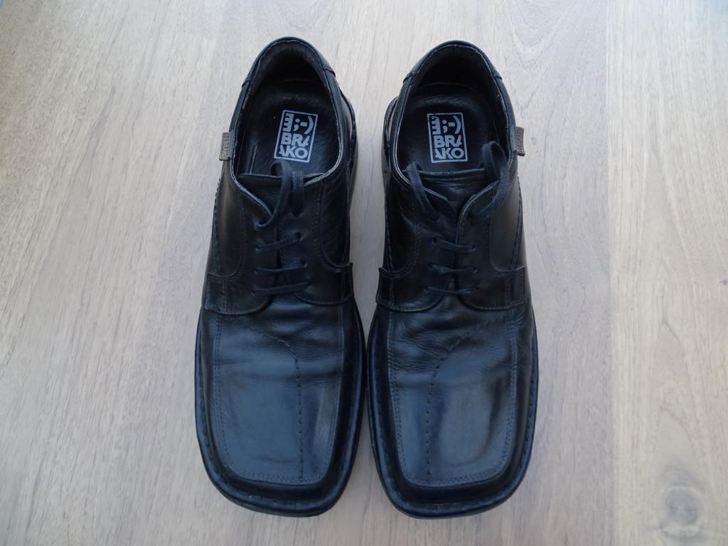 Zwarte herenschoen klassiek 44, Zwart, Ophalen of Verzenden, Zo goed als nieuw, Veterschoenen
