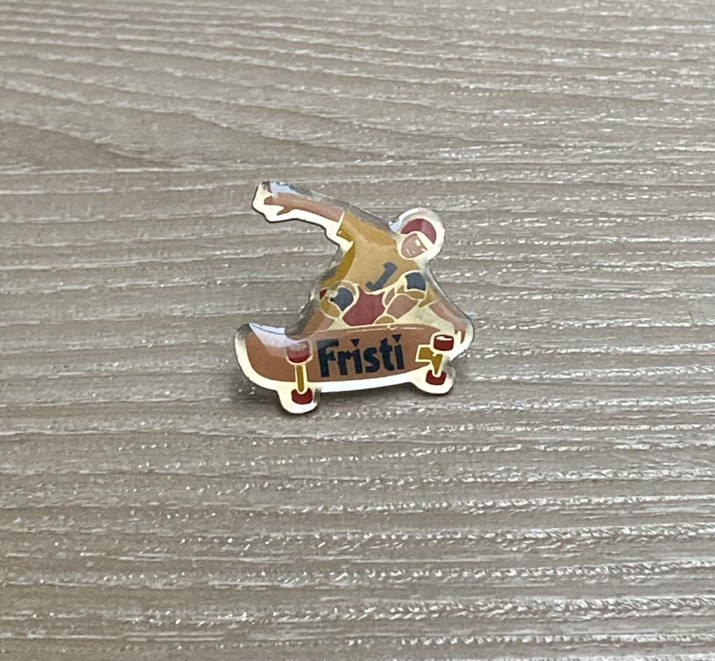 PIN - FRISTI - SKATE - SKATEBOARD, Envoi, Utilisé, Marque, Insigne ou Pin's