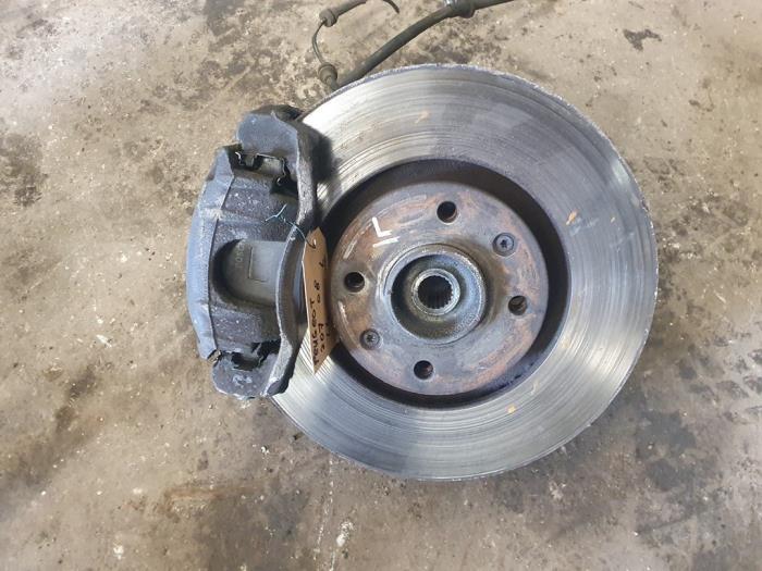 Fusee links-voor van een Peugeot 207, Gebruikt, -, -, Ophalen of Verzenden