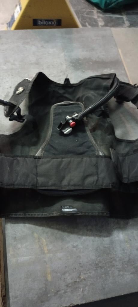 ÉQUIPEMENT DE PLONGÉE : wetsuit, gilet, scubapro mk16, Enlèvement, Comme neuf, Combinaison de plongée