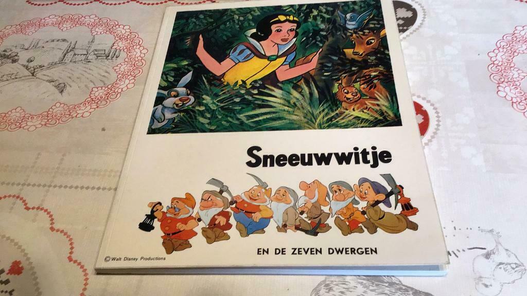 Sneeuwwitje (#), Boeken, Ophalen of Verzenden, Zo goed als nieuw