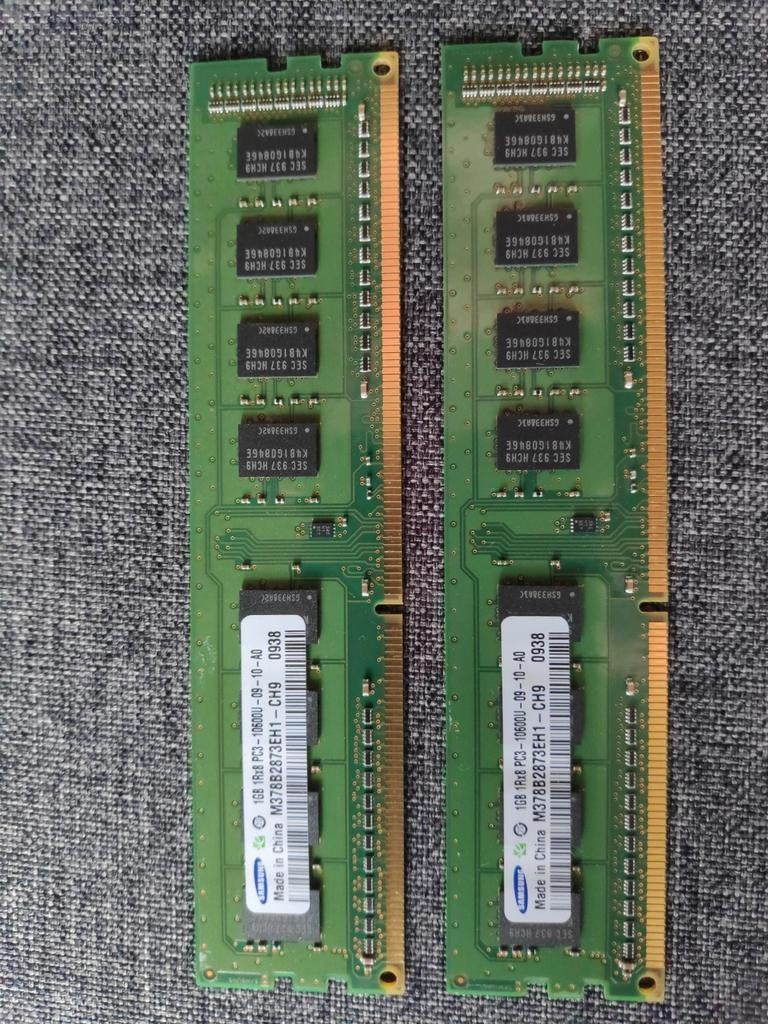 2*1GB Samsung M378B2873EH1-CH9 1Rx8 DDR3-1333 PC3-10600U RAM, Ophalen of Verzenden, Zo goed als nieuw, DDR3, Desktop