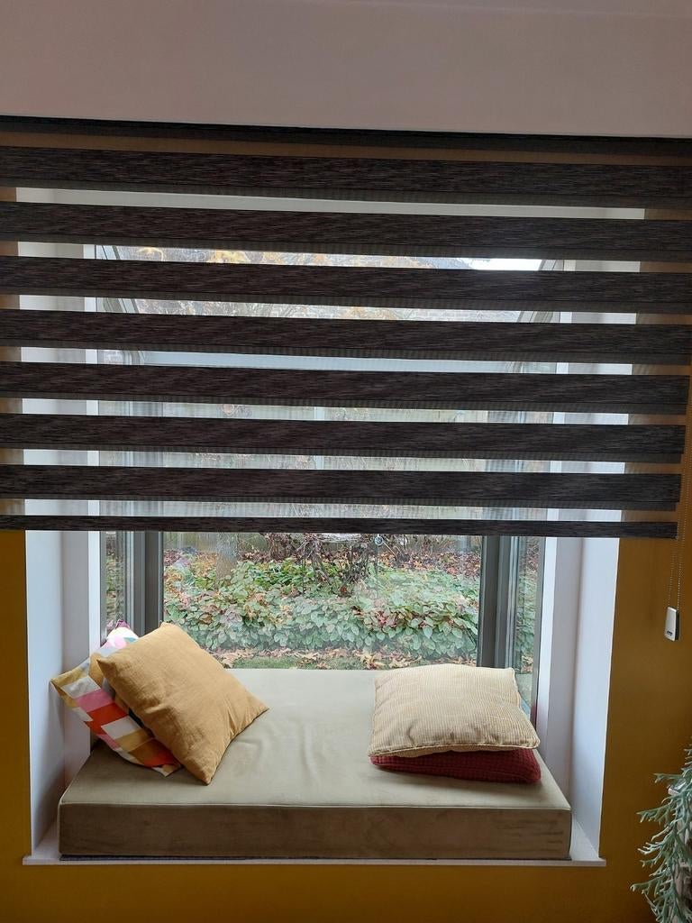 Zwarte wit rolgordijn luxaflex 4 stuks 130€, Ophalen, Zo goed als nieuw, Wit