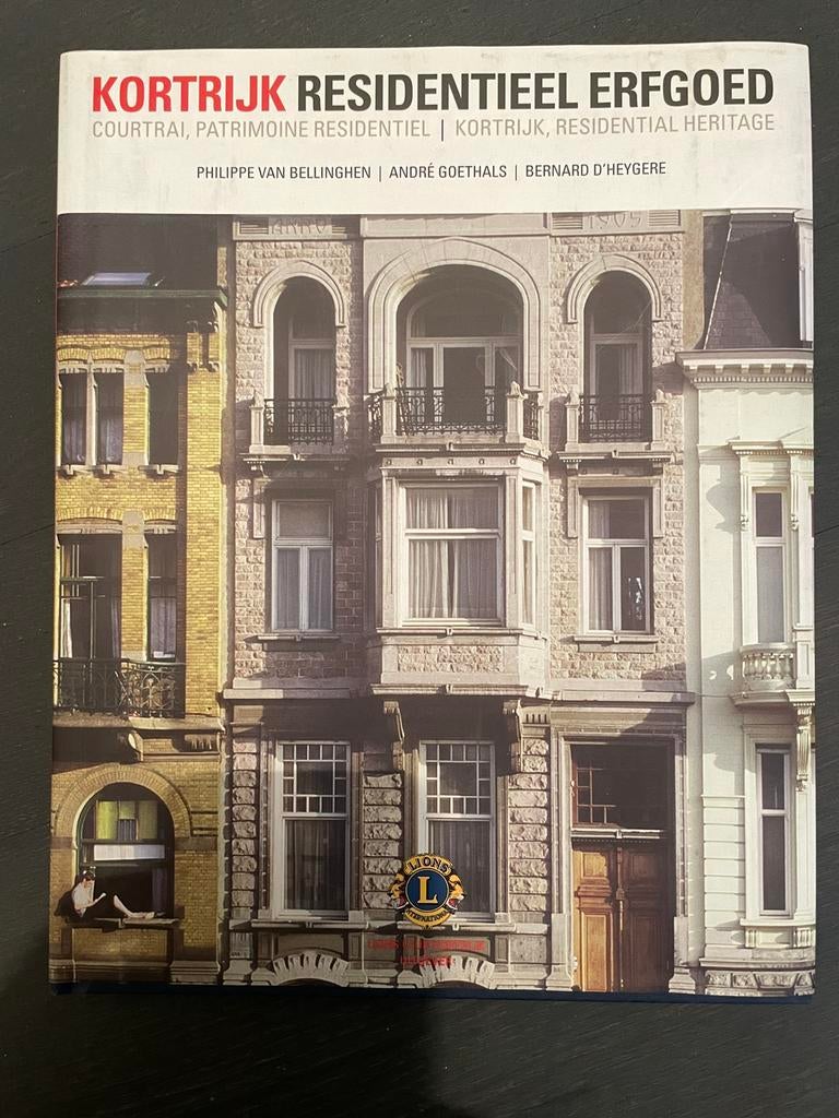 Boek : Kortrijk- residentieel erfgoed, Boeken, Ophalen of Verzenden, Zo goed als nieuw