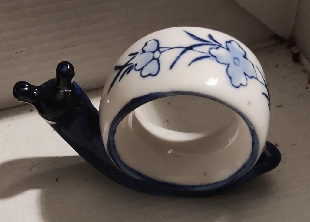 Vintage ronds de serviettes et portes couteaux porcelaine, Enlèvement ou Envoi