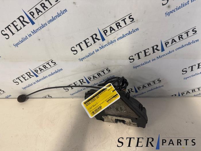 Serrure portière mécanique 4portes arrière droite d'un Me, Enlèvement ou Envoi, 3 mois de garantie, Utilisé, Mercedes-Benz