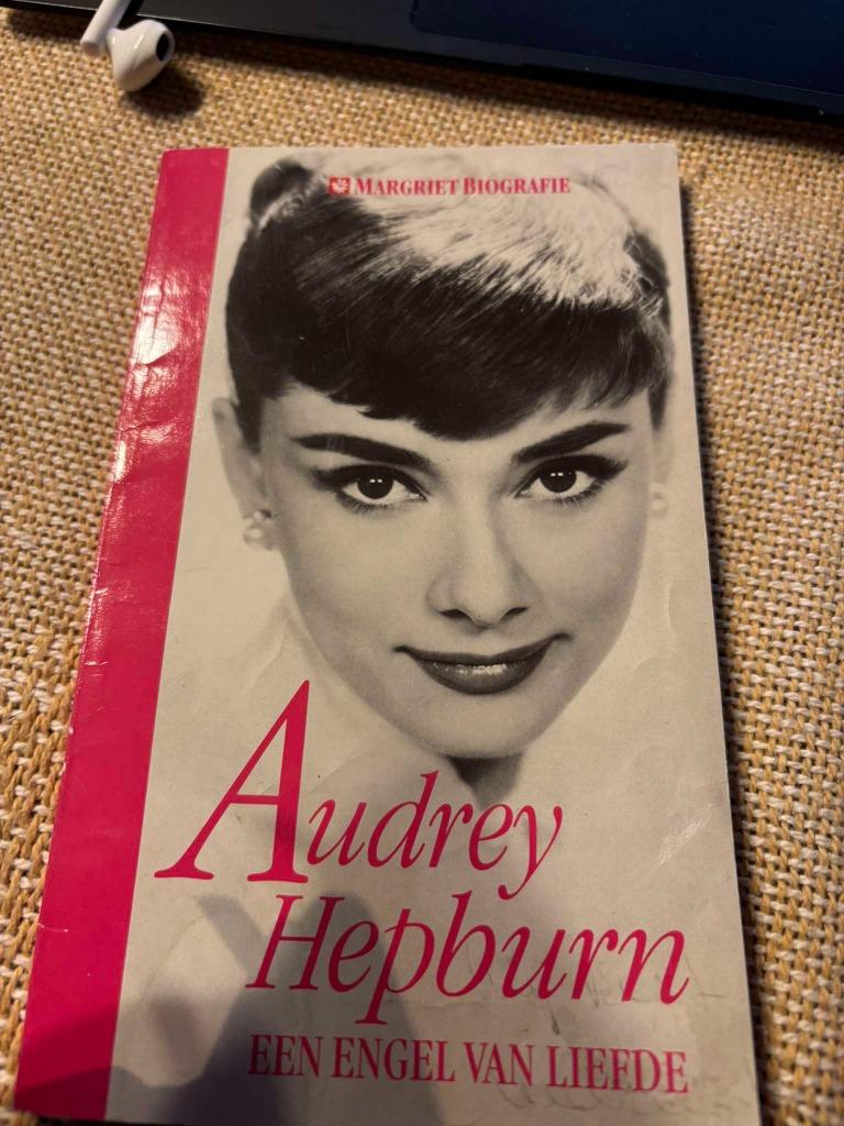 Audrey Hepburn, Enlèvement ou Envoi, Comme neuf