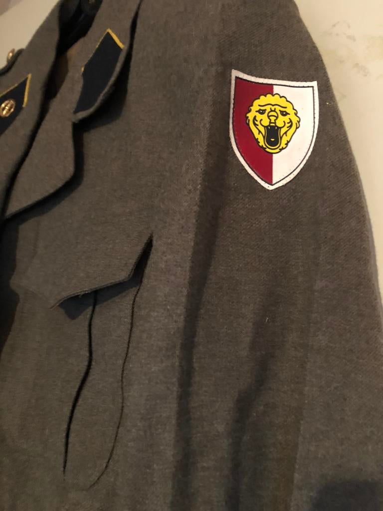 Leger uniform broek en jas in goede staat, Verzamelen, Ophalen