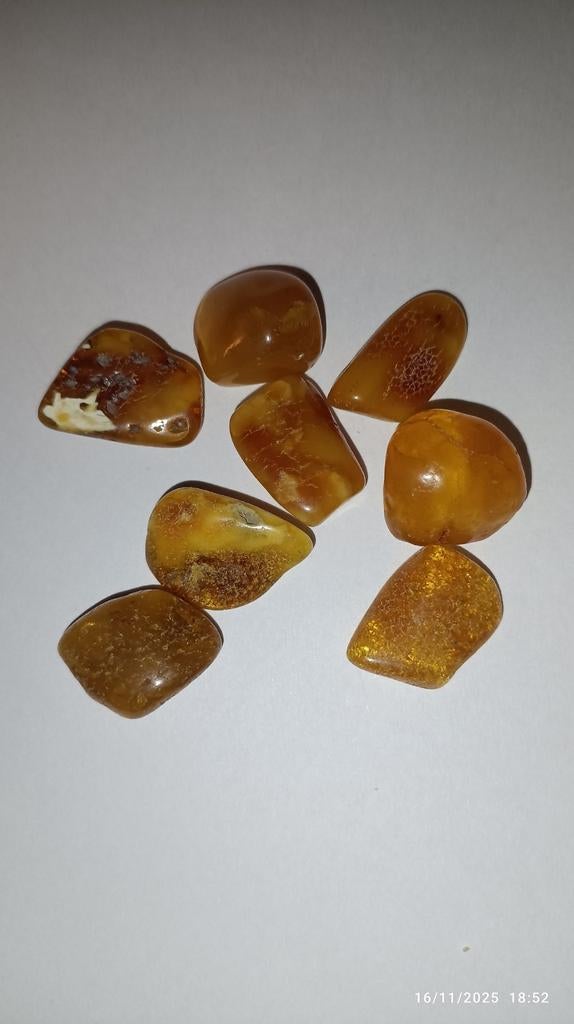 Lot van 8 stuks barnsteen uit Litouwen, Handtassen en Accessoires, Edelstenen, Ophalen of Verzenden, Nieuw