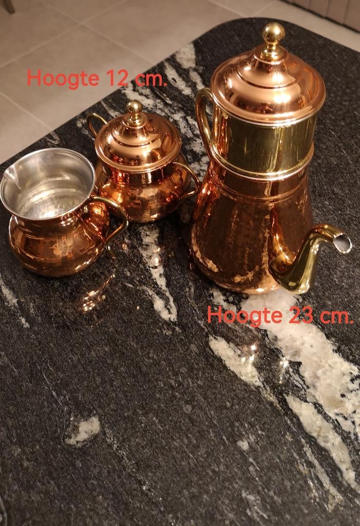Koperen koffiekan, Enlèvement, Cuivre