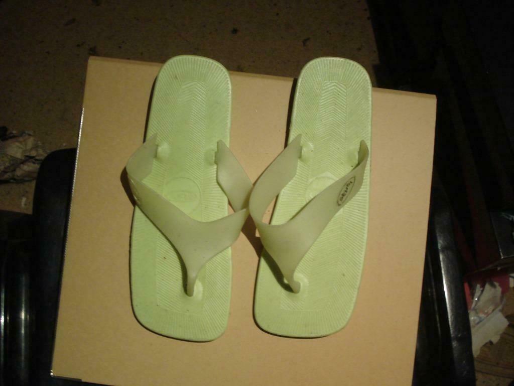 Gratis verzenden nieuwe groene sensi teenslippers mt 37, Slippers, Verzenden, Nieuw, Sensi teenslippers 37