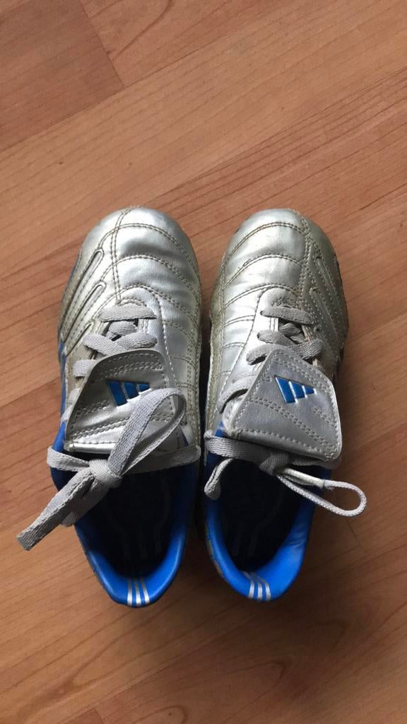 Chaussures de foot Adidas 31, Comme neuf