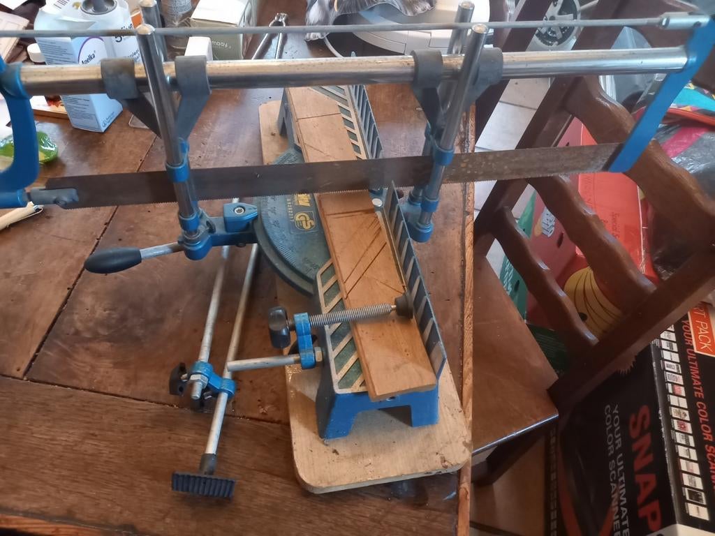 Scie à onglets, Bricolage & Construction, Outillage | Outillage à main, Enlèvement ou Envoi, Comme neuf