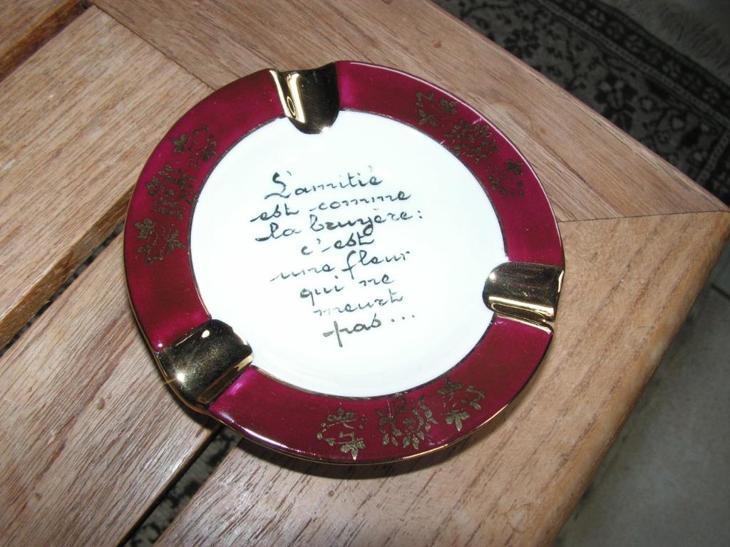 Magnifique cendrier vintage en porcelaine de Limoges., Envoi