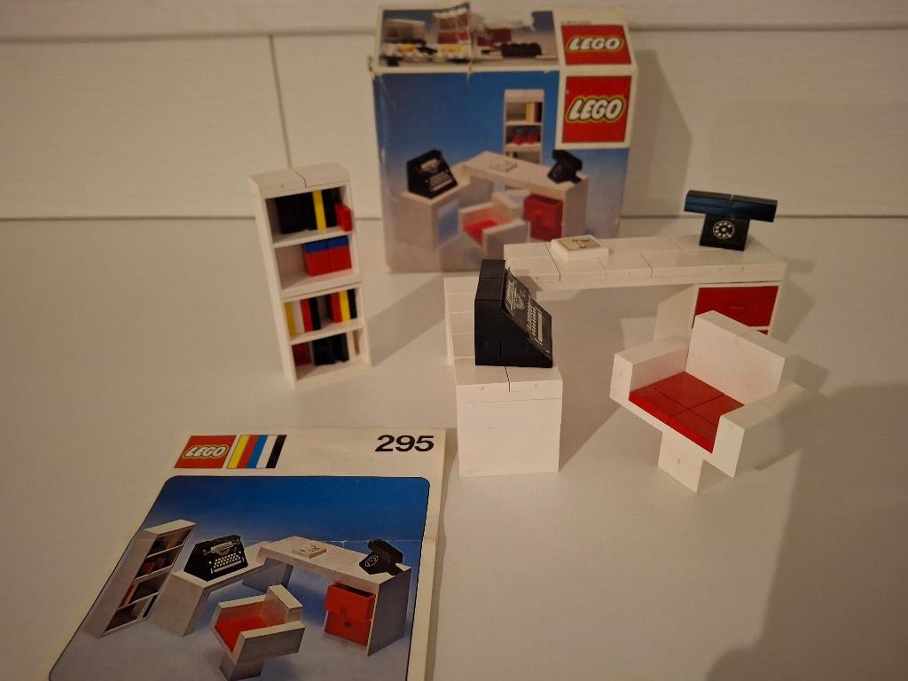 Lego Homemaker 295 ( 295-1 ) Secretary's desk 1974, Kinderen en Baby's, Speelgoed | Duplo en Lego, Lego, Ophalen of Verzenden