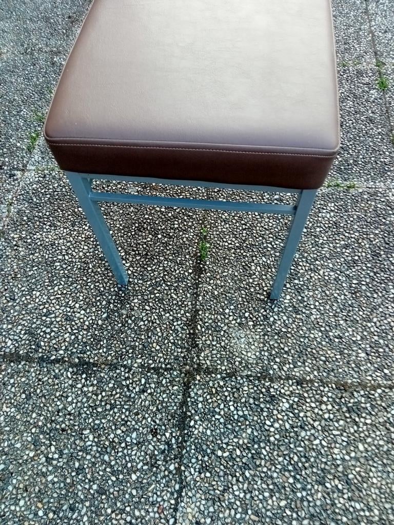 Krukje ijzer onderstel met mooie bekleding., Enlèvement, Comme neuf, Fer