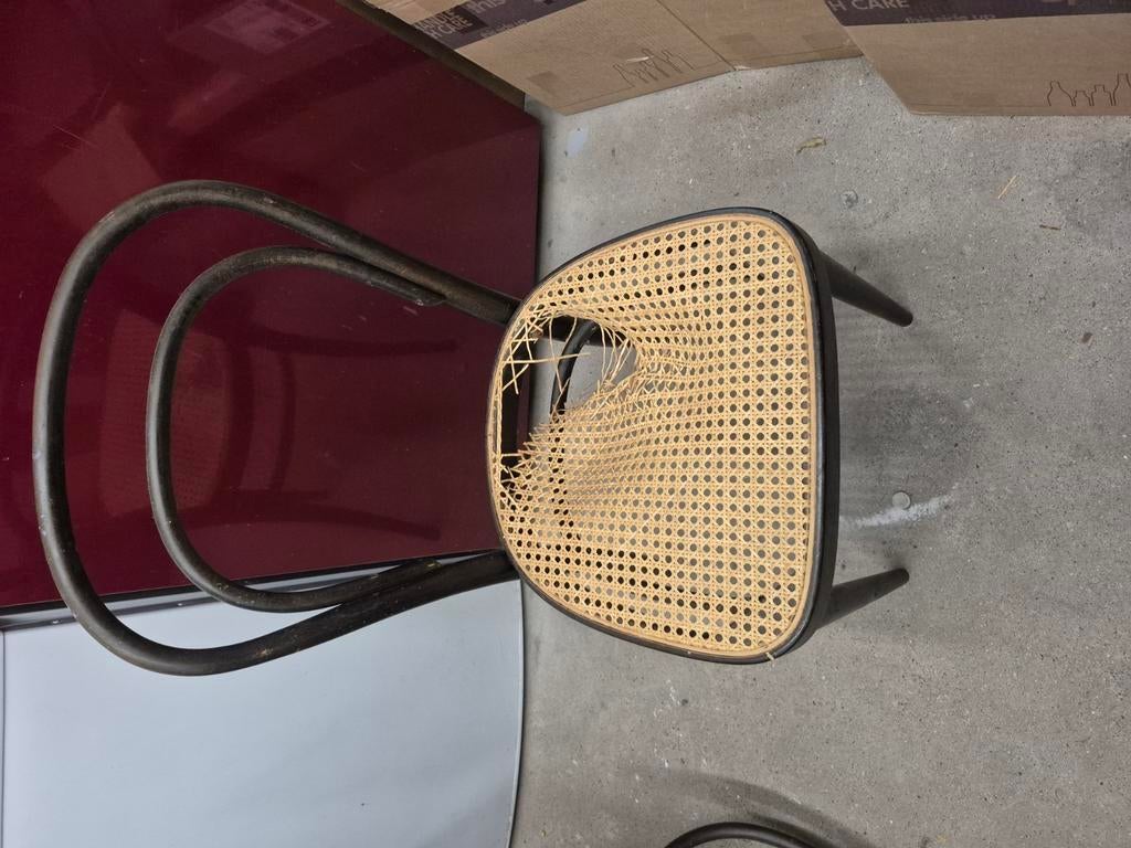 chaises Thonet, Enlèvement, Utilisé