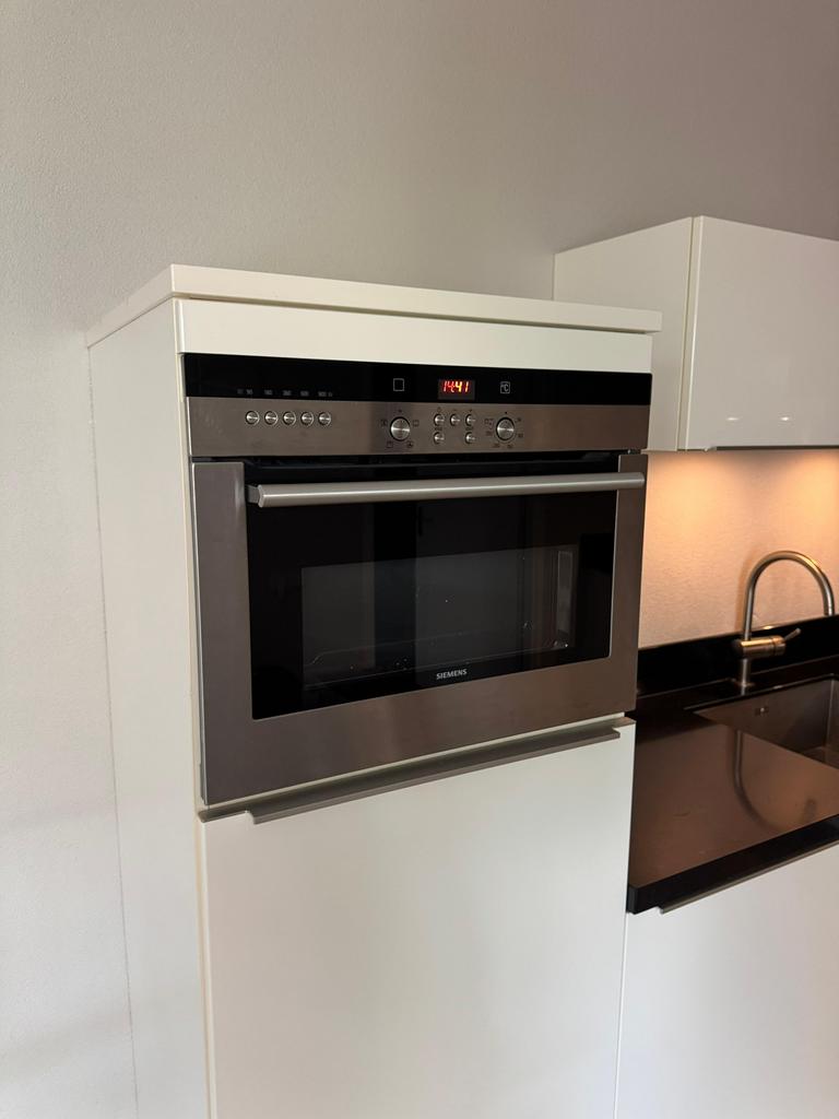 Cuisine d'angle moderne et complète + équipement démonté, Maison & Meubles, Enlèvement ou Envoi, Composite, Brillant ou Laqué