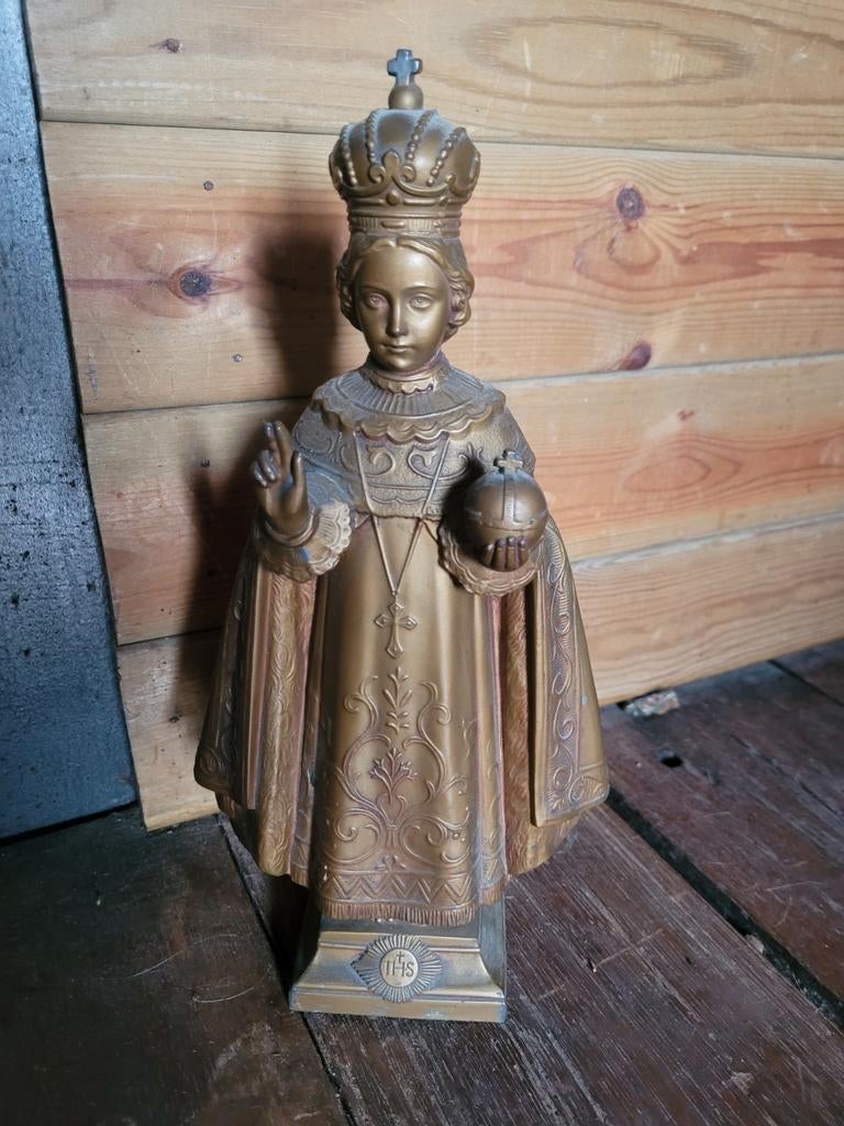 Standbeeld van het Kindje Jezus in Praag, Ophalen