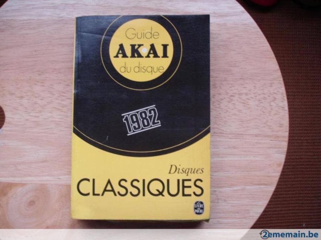 Akai Disc Guide 1982, Classic Records, Ophalen of Verzenden, Gelezen